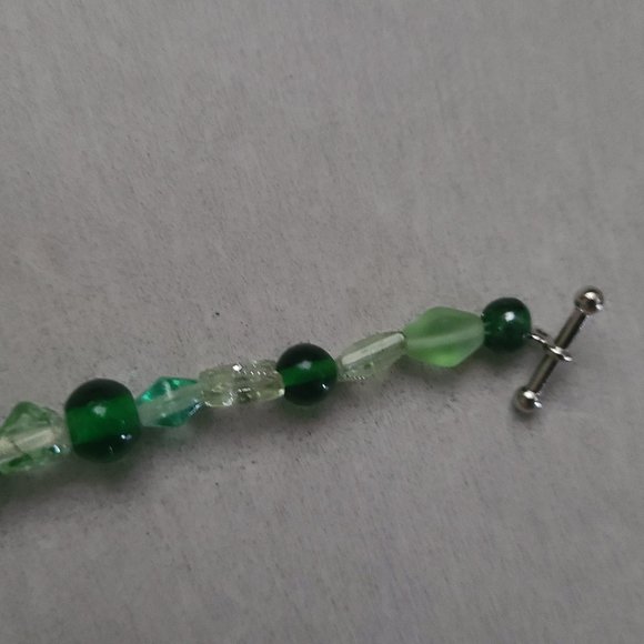Green Beaded Bracelet with Fish with Toggle Closure - Picture 8 of 8